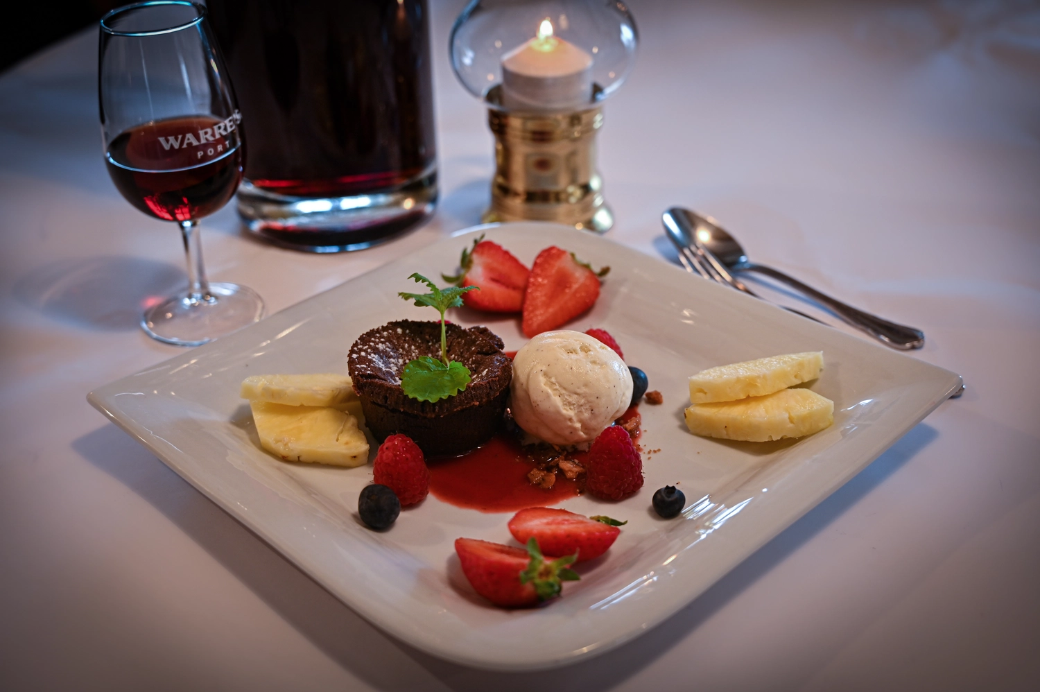 Chocolate cake w/ ice cream
